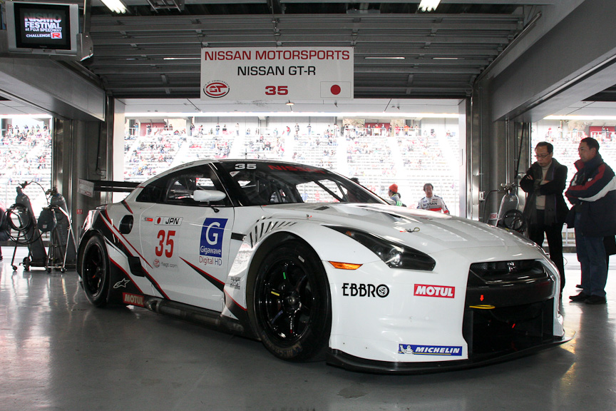 ���NFIA GT�I�茠�Ƀe�X�g�Q�킵��2009�N�d�l��FIA GT-R