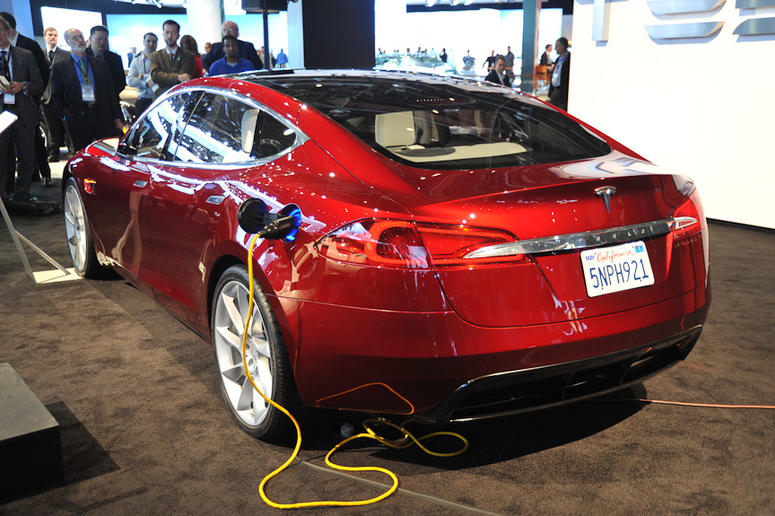 2011�N�����̃f���o���[��ڎw���ĊJ������5�h�A�T���[���u���f��S�v�B10���h���𒴂��郍�[�h�X�^�[�ɑ΂��A5���h����؂鉿�i���\�肳��Ă���B���̃��f��S�͓W���p�̃��f��