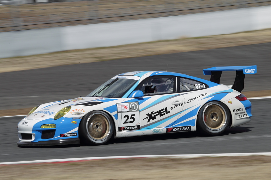 SAMURAI Porscheで土屋武士はチームオーナーとして嬉しい初優勝
