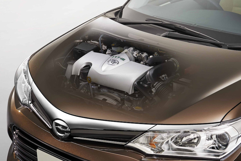 トヨタ、「カローラ」シリーズをマイナーチェンジ、新開発1.5リッター「2NR-FKE」エンジンは最高燃費23.4km/Lをマーク - Car Watch