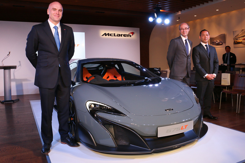 McLaren マクラーレン新車発表会ノベルティ　NOBU日本酒 500ml 青 マクラーレン『765LTスパイダー』、765馬力の軽量オープン…欧州発表