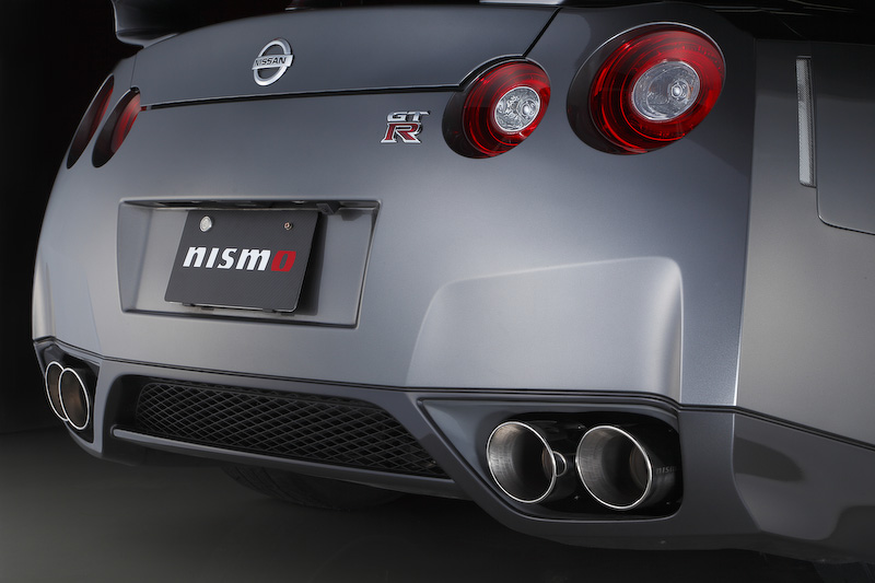 NISMO、ノーマルマフラーから約半分の重量になるR35 GT-R用「スポーツ