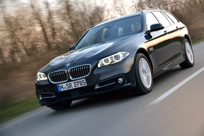 BMW、クリーンディーゼルモデル「523d」「523dツーリング」の価格を57