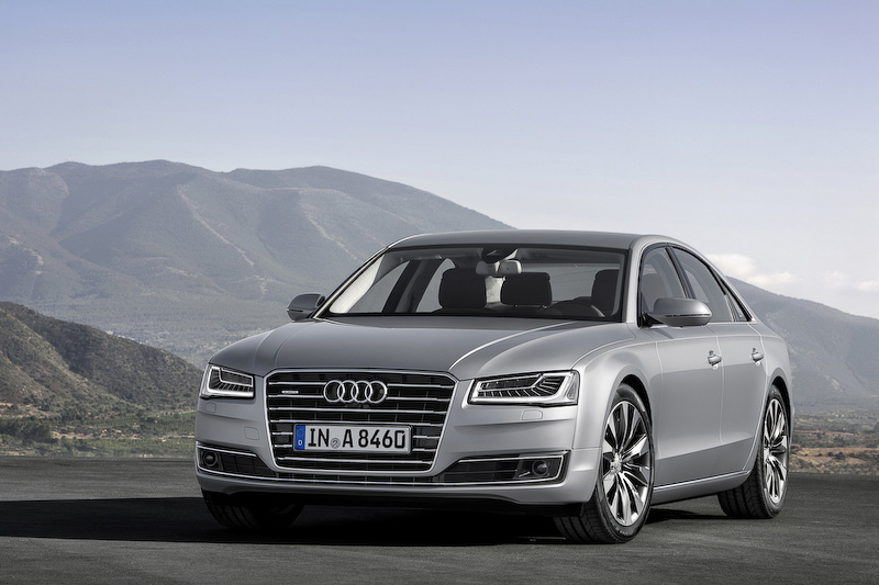 アウディ、「A8 3.0 TFSI クワトロ」にマトリクスLEDヘッドライトを