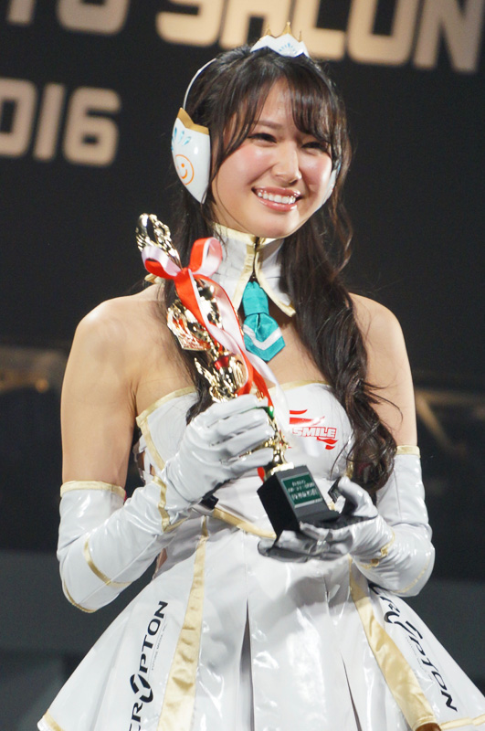 東京オートサロン 2016】日本レースクイーン大賞2015、荒井つかささん