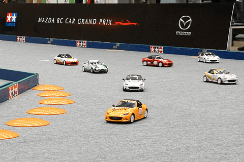 マツダ 第1回 メディア対抗 タミヤrcロードスター1時間耐久レース開催 Car Watch