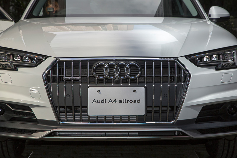 自動車 ◇アウディ「A4クワトロ」フロントグリル品番8K08536511QP