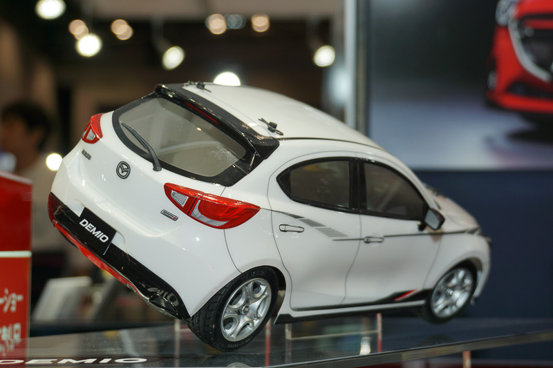 タミヤ M-05シャーシ マツダ デミオ パトカー マツダ デミオ (M-05