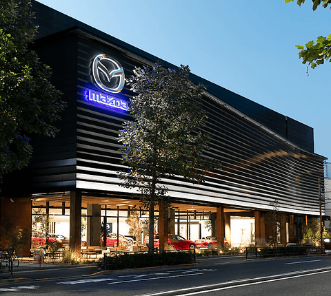 関東マツダ 11月5日オープンの新ブランド発信 体験拠点 高田馬場店 公開 Car Watch