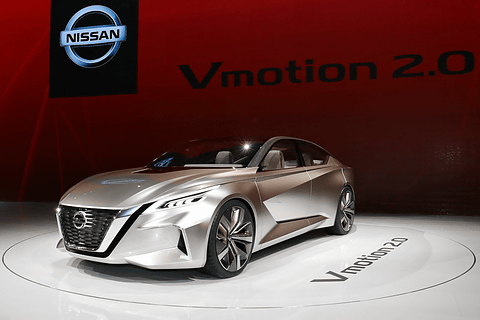 17 デトロイトショー 日産 セダンデザインの方向性を示唆するコンセプトカー Vmotion 2 0 世界初公開 Car Watch