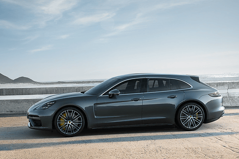 独ポルシェ 新型 パナメーラ のワゴンモデル スポーツツーリスモ をジュネーブショーで世界初公開 Car Watch