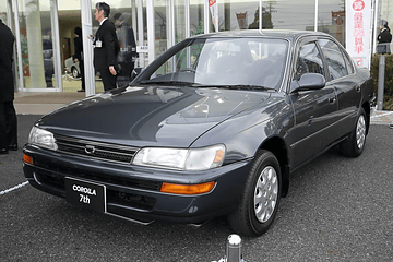 画像］トヨタ、生誕50周年の「カローラ」が花冠をバトンに全国を巡る