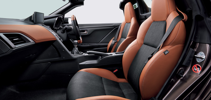 画像 ホンダ 6月2日 11月30日期間限定販売の S660 特別仕様車 Bruno Leather Edition ブラウンのインテリア ブラックのドアミラーやアルミホイールなど採用 6 7 Car Watch