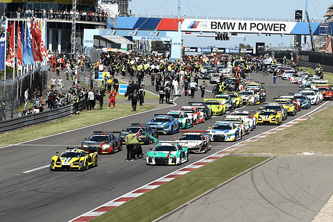 ニュル24時間 2017 決勝レポート 残り30分の雨で逆転した29号車 Audi R8 Lms が総合優勝 Car Watch