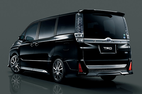 Trd 新型 ヴォクシー ノア エスクァイア 用カスタマイズパーツ Car Watch