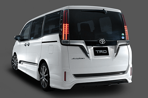 Trd 新型 ヴォクシー ノア エスクァイア 用カスタマイズパーツ Car Watch