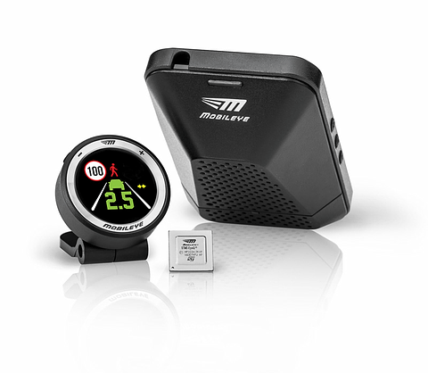 三菱ふそう 後付可能な衝突防止補助システム モービルアイ を純正アクセサリーに設定 Car Watch