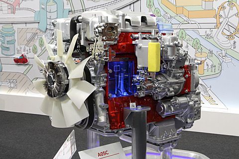 東京モーターショー17 今年フルモデルチェンジした プロフィア レンジャー やevバス ポンチョev を展示する日野ブース