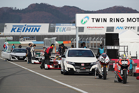 ホンダ 佐藤琢磨選手のスペシャル凱旋ランも実施する Honda Racing Thanks Day 17 入場無料で開催 Car Watch
