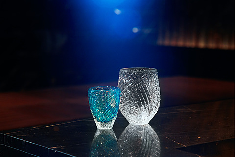 レクサス 新型 Ls の内装と同じカットデザインを施した 切子グラス など2アイテム Car Watch