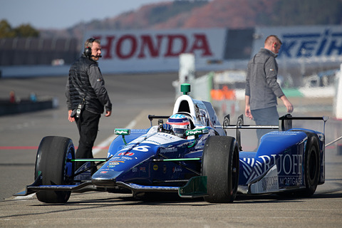 インディ500ウィナーの佐藤琢磨選手が凱旋走行を披露した Honda Racing Thanks Day 17 レポート Car Watch