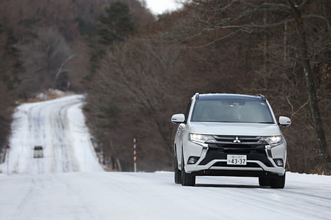 Pr 橋本洋平の7人乗り 三菱自動車 アウトランダー で冬の万座ドライブ Car Watch