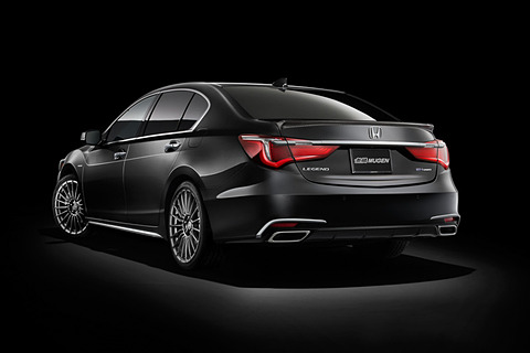 無限 ドライカーボン製の カーボンエアスポイラー など新型 レジェンド 用無限パーツ Car Watch