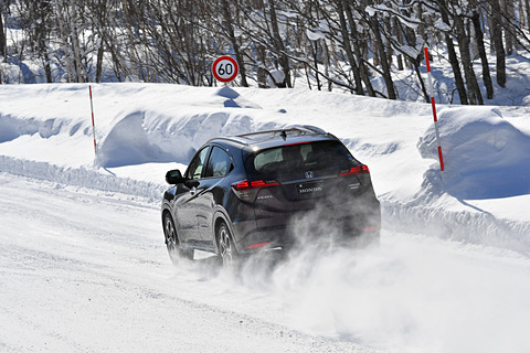 インプレ 雪上でホンダの4wdシステム乗り比べ 18年鷹栖コース 新型 N Box のビスカスカップリング式4wdを体感 Car Watch