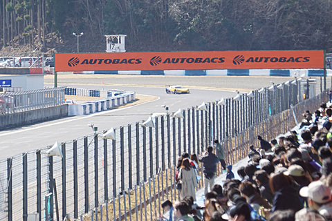 Super Gt 公式テスト 岡山国際サーキットファン感謝デーで18年シーズン開幕に向けたテスト走行実施 Car Watch