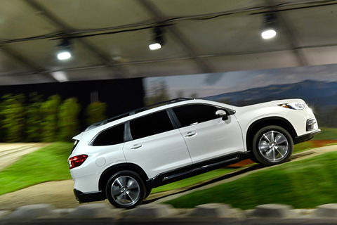 スバル 北米市場向け3列シートsuv アセント の米国生産開始 Car Watch