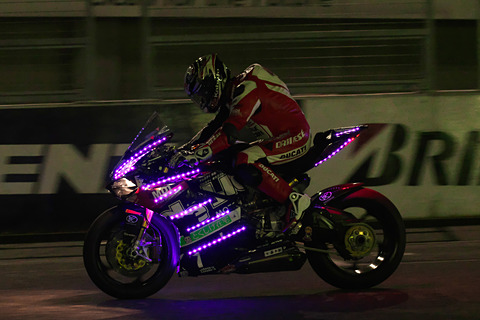 鈴鹿サーキット 3500発の花火やドラッグマシンも登場する 花火 ザ パフォーマンス 開催中 Car Watch