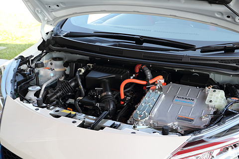 試乗インプレ 日産 ノート E Power Nismo S デビュー チューニングパワーユニットの実力はいかに 0 100km H加速1 7秒短縮の S モデルは刺激的だった Car Watch