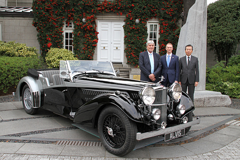 明治産業 英国高級自動車メーカー Alvis アルヴィス 総代理店に 英国大使館で発表会開催 Car Watch