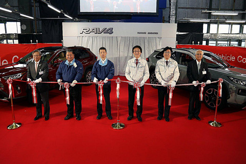 豊田自動織機 新型 Rav4 を長草工場で生産開始 日本で19年春発売予定 Car Watch