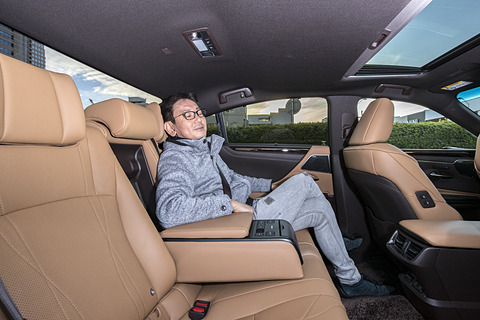 試乗インプレ レクサス Es はスポーティにも走れる高級セダンだった 世界初採用の デジタルアウターミラー も実際に試してみた Car Watch