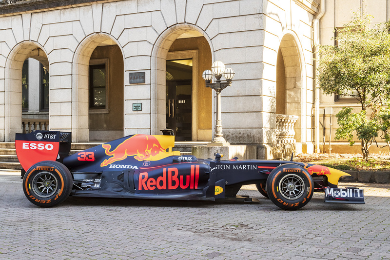 画像 F1マシンが公道を走行する Red Bull Showrun Tokyo を陰で支えた青山学院大学 青山キャンパス アストンマーティン レッドブル レーシングチーム 本田技術研究所のメンバーがワークショップ開催 8 46 Car Watch