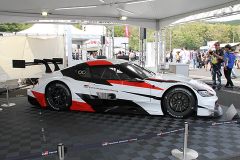 Super Gt 第2戦 富士 Grスープラ スーパーgtコンセプト と直6エンジンの スープラ 日本仕様を展示 Car Watch