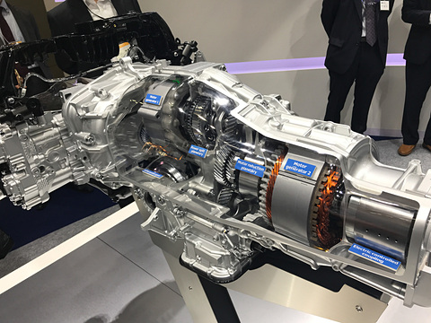 スバル 新型ハイブリッド車用トランスミッション Th2a の動作カットモデルを初公開