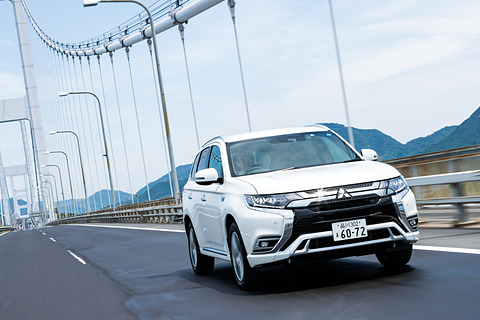 Pr 岡本幸一郎の三菱自動車 アウトランダーphev 19年モデル その魅力を 絶景 の四国で味わう 前編 Car Watch