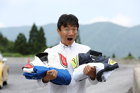 Pr 15年の進化に驚いた 岡本幸一郎の最新レーシングスーツレビュー Car Watch