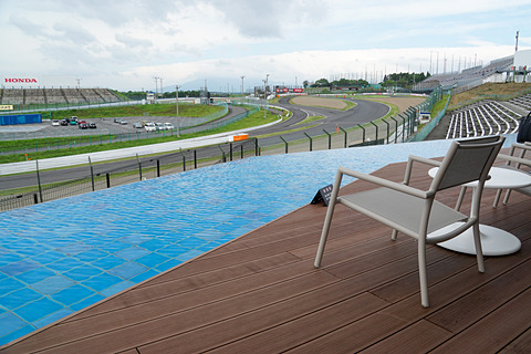 プール付きカフェも登場する鈴鹿サーキット新観戦席 Course View Terrace オープン Car Watch