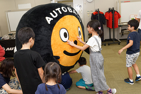 こどもオートバックス が開店 従業員の子供たちが夏休みに職場体験 Car Watch