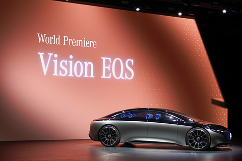 フランクフルトショー 19 スリーポインテッドスター が輝くメルセデス ベンツの高級ev Vision Eqs 世界初公開