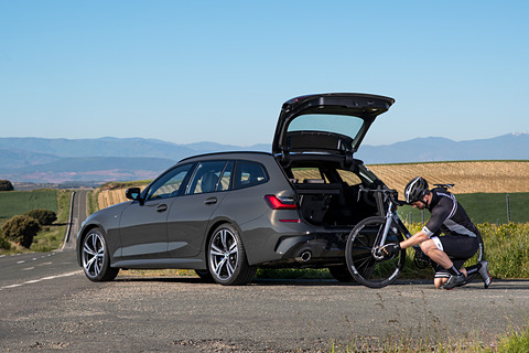 Bmw 最大1510lの荷室容量を備える新型 3シリーズ ツーリング Car Watch