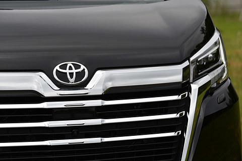 トヨタ、フルサイズワゴンの新型車「グランエース」を東京モーター 