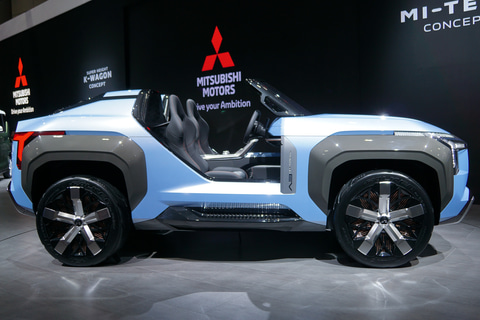 東京モーターショー 19 三菱自動車 ランエボ とは異なる手法でハイパフォーマンスを表現した Mi Tech Concept