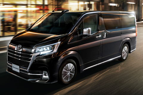 トヨタ 4列シート8人乗りも設定する新型フルサイズワゴン グランエース 6万円から Car Watch