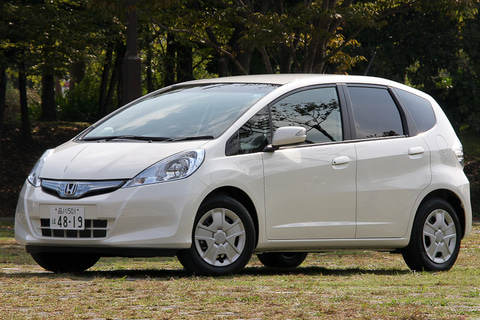 試乗インプレ 新型 フィット 4代目 は質感の高いキャビン 快適な乗り心地など すべてが使う人の心地よさに収束 日下部保雄 ガソリンとハイブリッドの違いは Car Watch