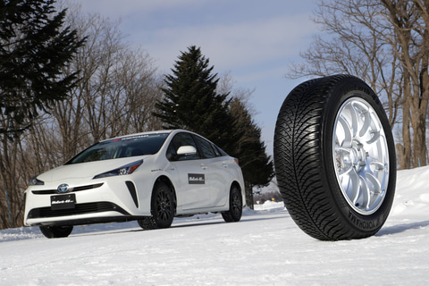 タイヤレビュー 氷上と雪上でオールシーズンタイヤ試乗 横浜ゴム ブルーアース 4s Aw21 の実力は テストコースでスタッドレスタイヤと乗り比べ Car Watch