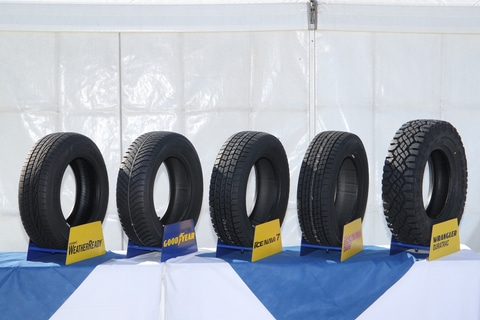 タイヤレビュー グッドイヤーのオールシーズンタイヤ スタッドレスとの違いを雪上で体感してきた Car Watch